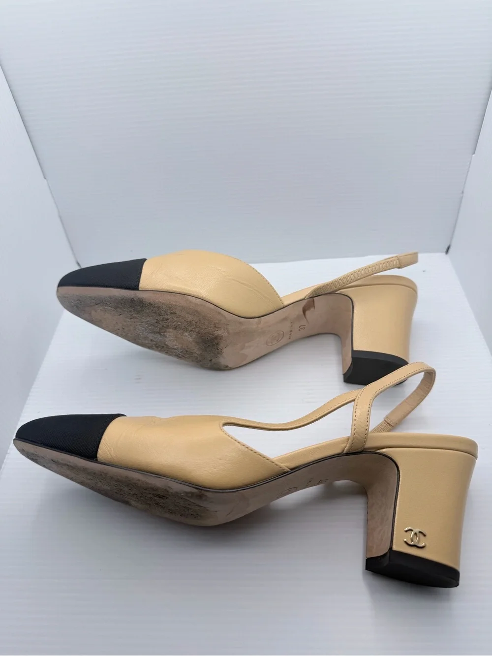 CHANEL Beige and Black Cap Toe Classic Slingback Leather Heels EU 37 CC Logo